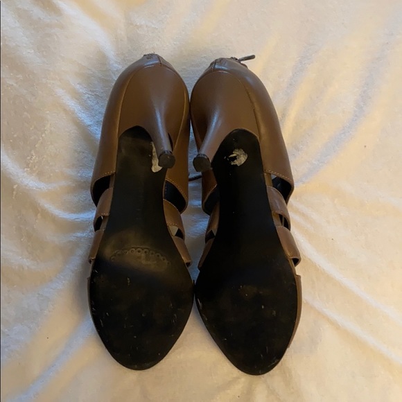 Tahari Lidoii lace up brown open toed heel shoes 9 - Picture 3 of 3